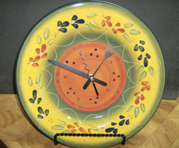 La Province (Dinner Plate) Clock